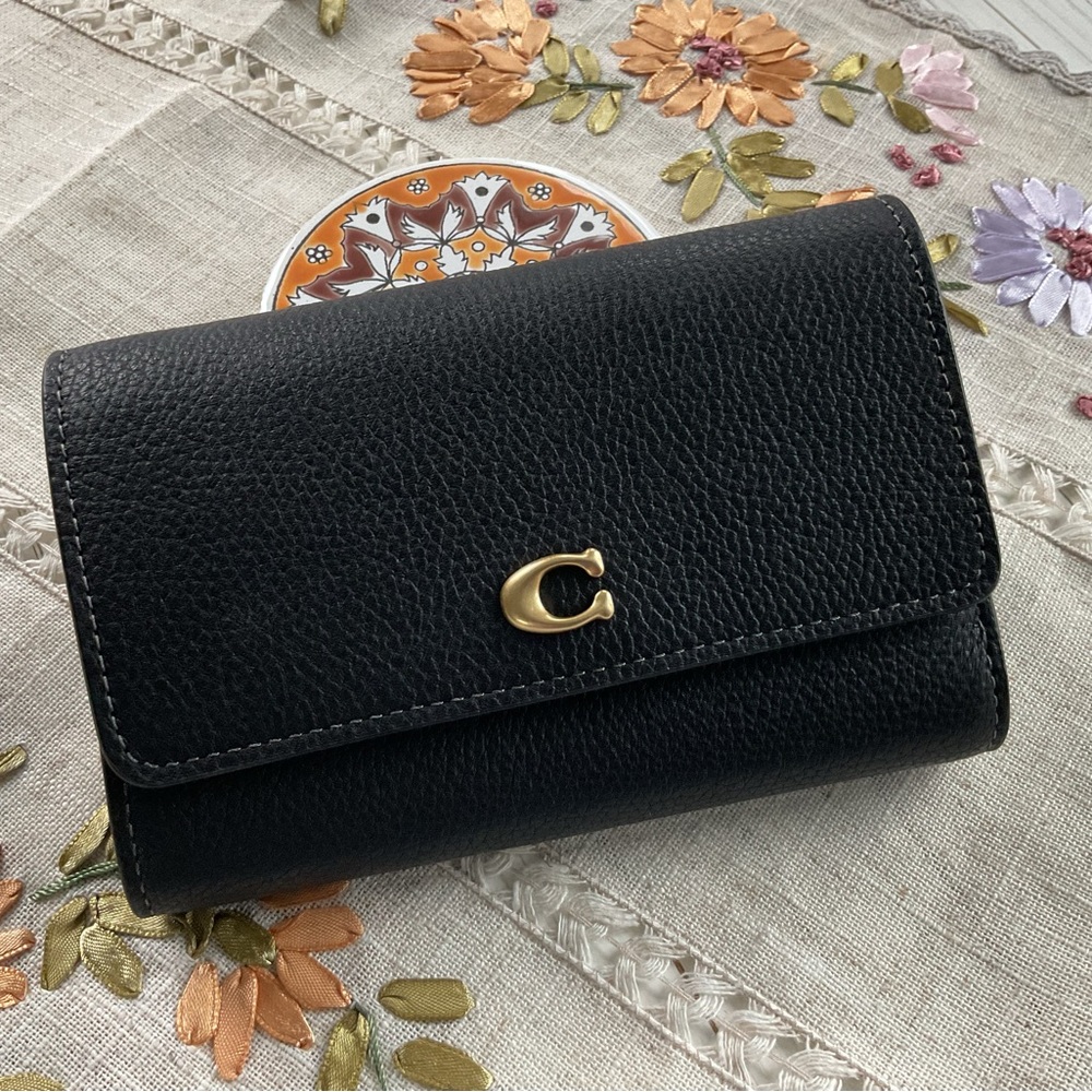Coach Black Leather wallet 
Brand new with tag